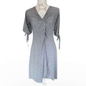 Tee Party cold shoulder midi dress